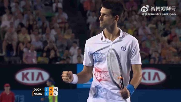 德约科维奇2012年澳网夺冠球拍以54万美元拍出 创