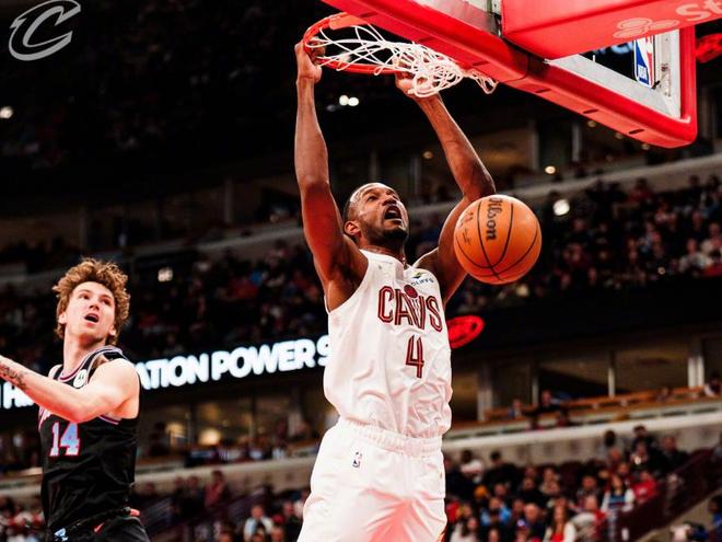 哈登关键表现助骑士险胜公牛 球队依赖症凸显