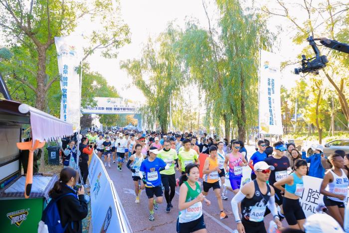 肯尼亚选手包揽男女冠军