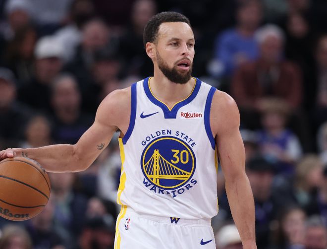 勇士惜败火箭 库里复出引领进攻浪潮却难改败局