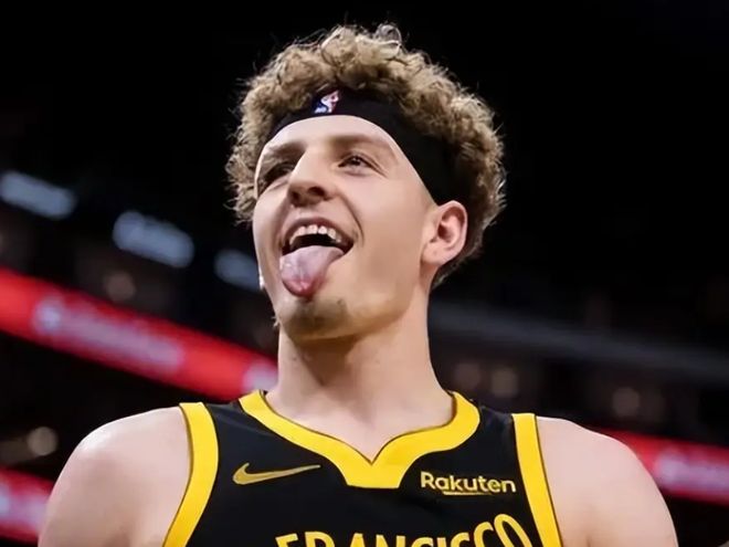 勇士惜败火箭 库里复出引领进攻浪潮却难改败局