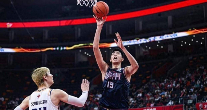 徐昕逆袭成NBA新星，杜峰培养模式引争议