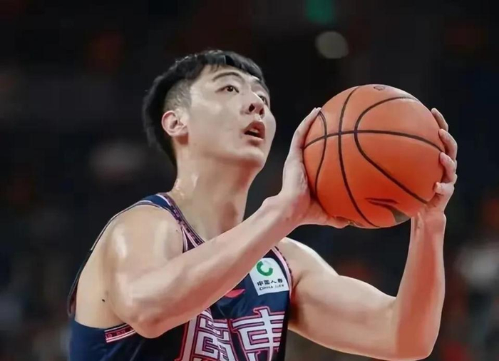 徐昕逆袭成NBA新星，杜峰培养模式引争议