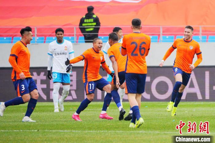 青岛德比首轮海牛与西海岸以2-2战平 上演新赛季