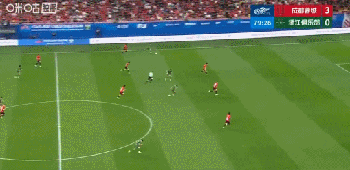 19岁国足新星王钰栋客场遭黄牌警告 赛后怒骂队