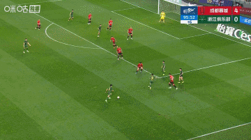 19岁国足新星王钰栋客场遭黄牌警告 赛后怒骂队